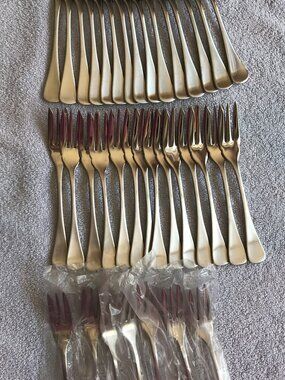 Maxwell & Williams Cutlery Small Flatware Cosmopolitan 48 pieces